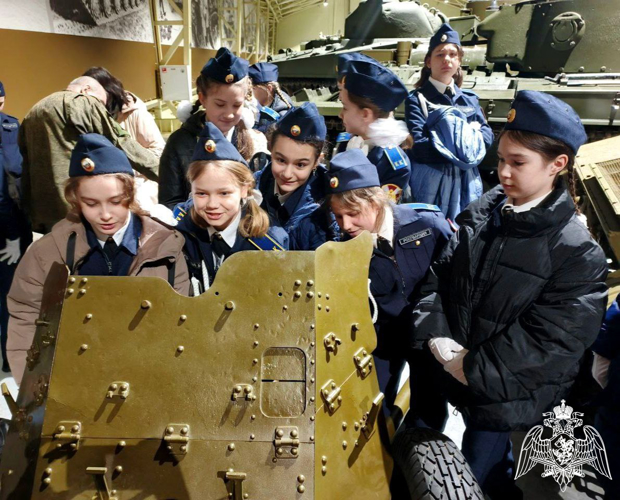 Кадеты подольского «Гвардейского класса» окунулись в эпоху военных лет, побывав на экскурсии по музею отечественной истории