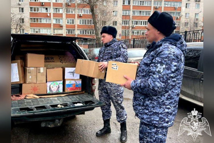 В Люберцах сотрудники Росгвардии приняли участие в сборе гуманитарной помощи для участников СВО