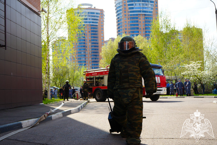 В подмосковном главке Росгвардии прошли совместные с МЧС пожарно-тактические учения