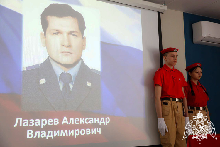 В Подмосковье состоялась церемония открытия «Парты Героя», посвященная памяти сотрудника ОМОН «Пересвет» (видео)