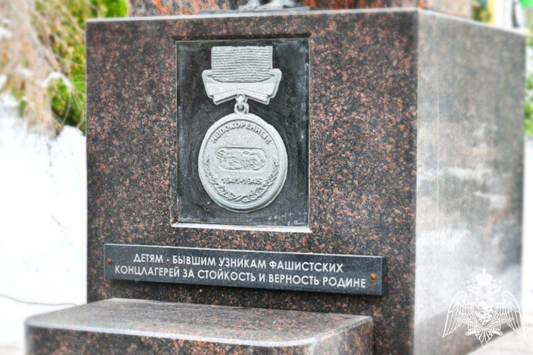 Сотрудники Росгвардии почтили память узников фашистских концлагерей в Ленинском городском округе