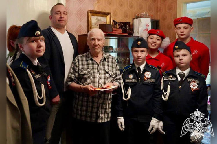 Подмосковные росгвардейцы поздравили ветеранов Великой Отечественной войны