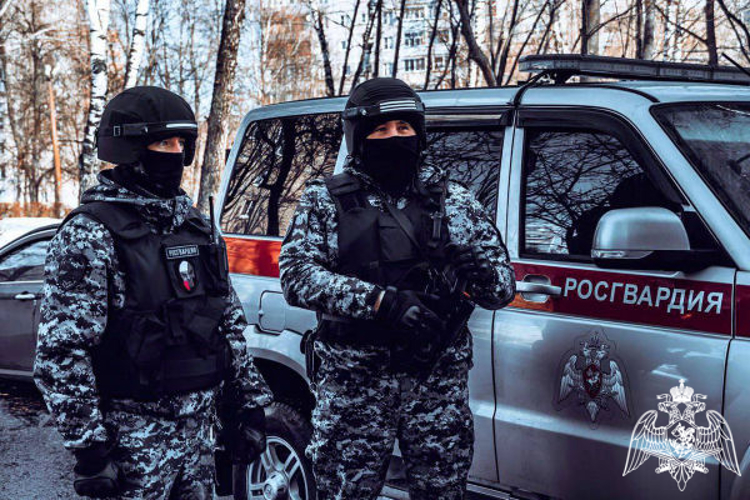 Росгвардейцы задержали подозреваемого в нанесении ножевого ранения в Подмосковье