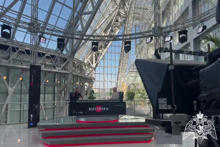 Гостем программы «Интервью» на телеканале «360» стал заместитель начальника Центра лицензионно-разрешительной работы Главного управления Росгвардии по Московской области полковник полиции Пётр Лянцевич (видео)