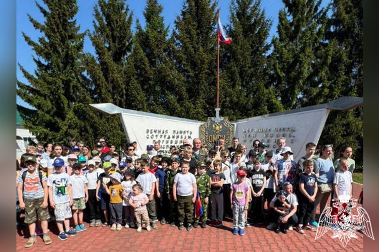 Сотрудники спецподразделения Росгвардии организовали патриотическое мероприятие для подрастающего поколения в Подмосковье