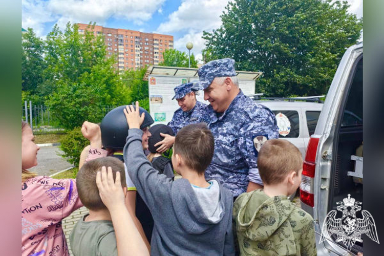 Подмосковные росгвардейцы провели очередное патриотическое мероприятие в рамках акции #КаникулыСРосгвардией (видео)