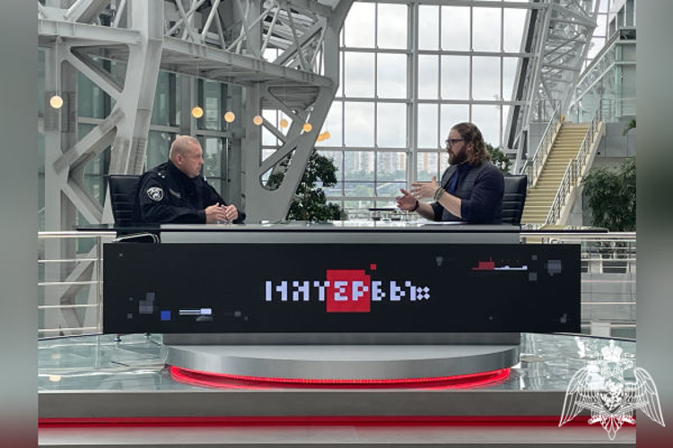 Гостем программы «Интервью» на телеканале «360» стал командир ОМОН «Пересвет» Главного управления Росгвардии по Московской области подполковник полиции Алексей Числов (видео)