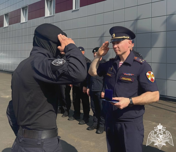 Сотрудники спецподразделений подмосковного главка Росгвардии приняли участие в квалификационных испытаниях на право ношения знака отличия полицейского спецназа 2-й степени