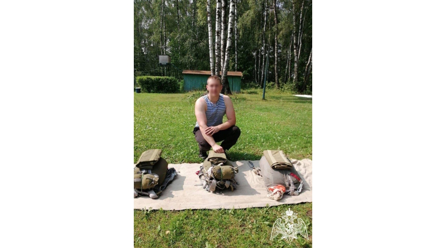 В День парашютиста героем рубрики «Знай наших» стал сотрудник СОБР «Булат» Главного управления Росгвардии по Московской области Александр Г.