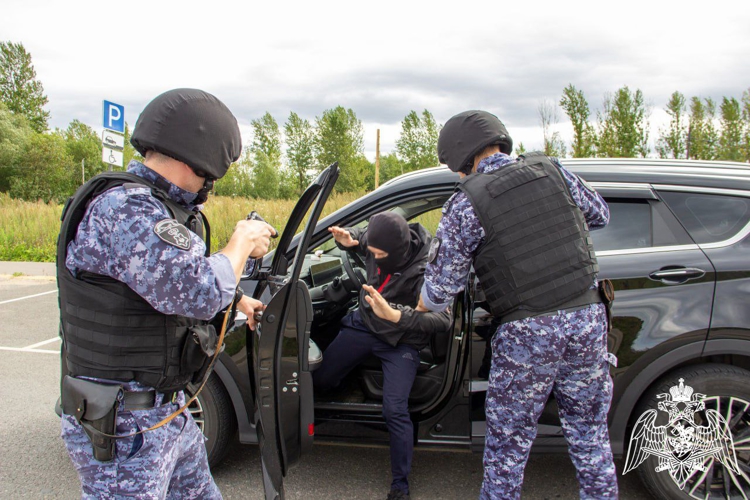 В Подмосковье росгвардейцы продемонстрировали эффективную защиту от автоугона и агрессивных водителей