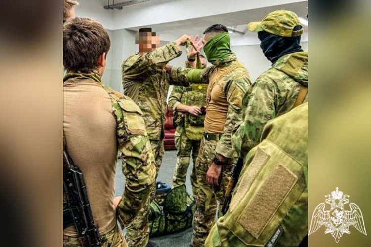 В День военного медика героем нашей рубрики "Знай наших" стал офицер СОБР "Гюрза" Главного управления Росгвардии по Московской области лейтенант полиции Игорь Г.