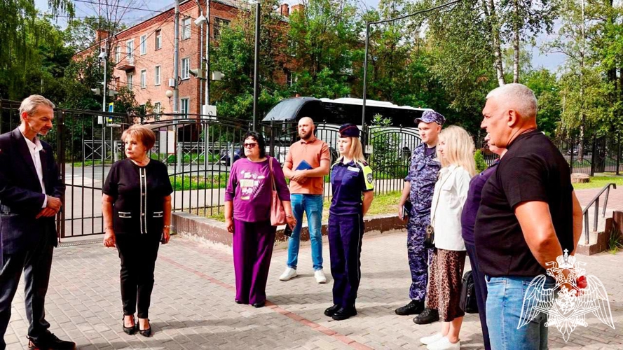 Сотрудники подмосковного главка Росгвардии проверили готовность образовательных учреждений к учебному году 