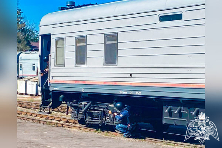 В Подмосковье росгвардейцы провели учения по организации охраны специального груза