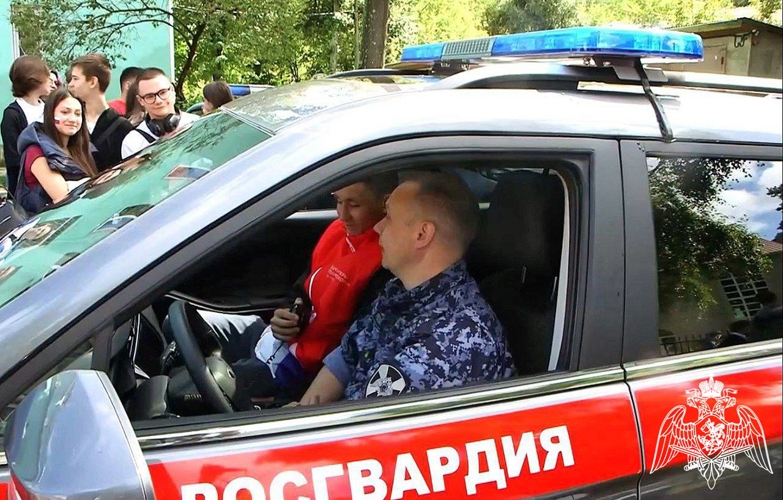 Росгвардейцы провели урок мужества для подрастающего поколения в Подмосковье