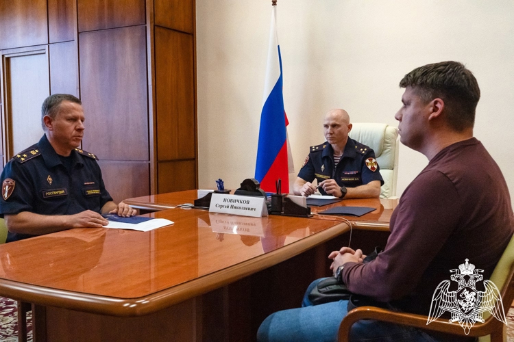 Начальник Главного управления Росгвардии по Московской области полковник полиции Сергей Новичков провел встречу с гражданами