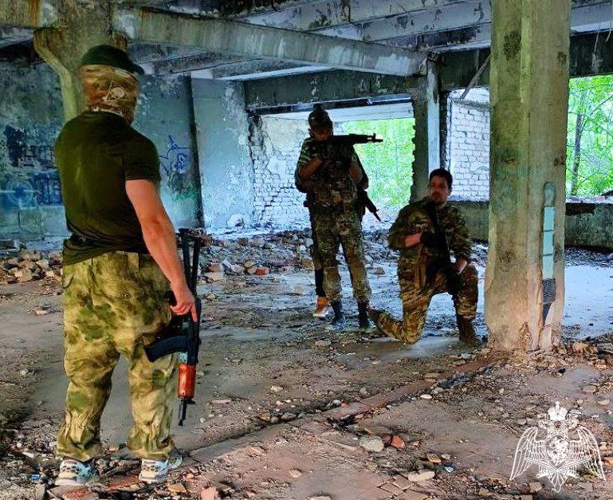 В Подмосковье росгвардеец провел мастер-класс по тактической медицине и штурму