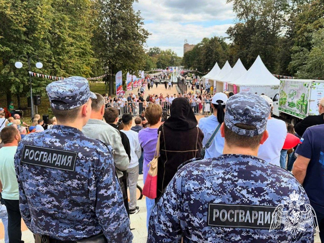Росгвардия обеспечила охрану правопорядка на массовых мероприятиях в Подмосковье