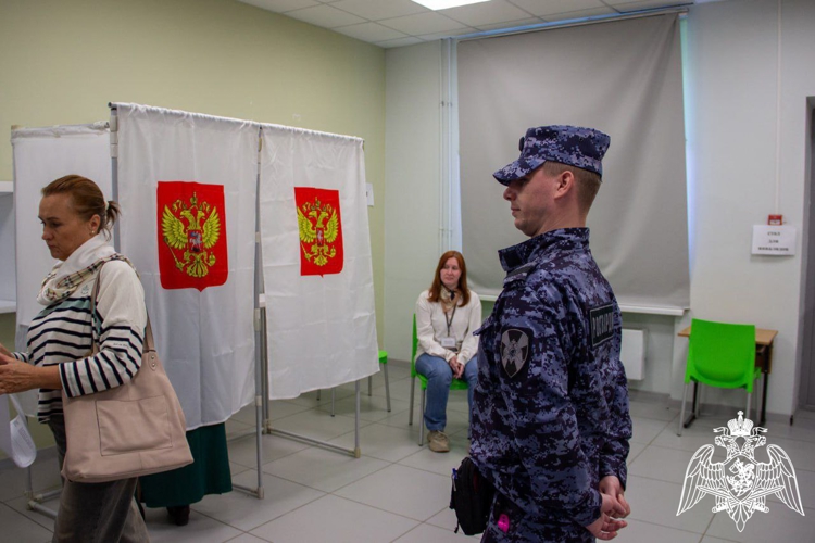 Росгвардия обеспечила безопасность Единого дня голосования в Подмосковье