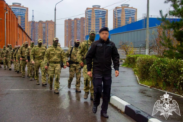 Сотрудники подмосковных спецподразделений Росгвардии, выполнявшие служебный долг на Северном Кавказе, вернулись из очередной командировки