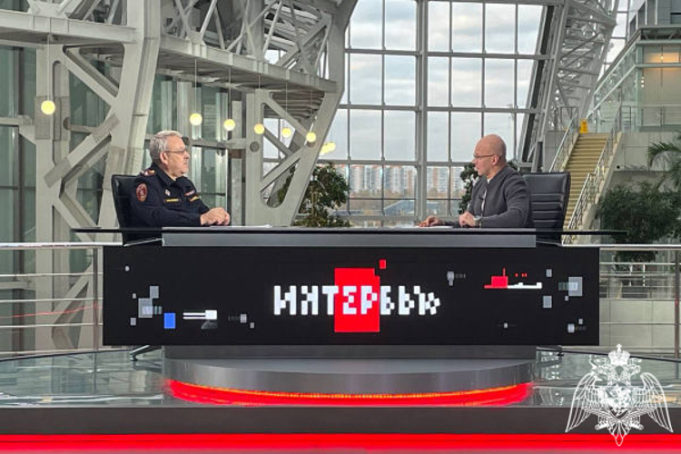 Гостем программы "Интервью" на телеканале "360" стал представитель вневедомственной охраны подмосковного главка Росгвардии