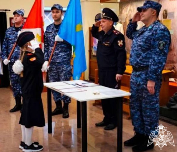 Учащиеся кадетского класса Росгвардии приняли торжественную присягу в Коломне