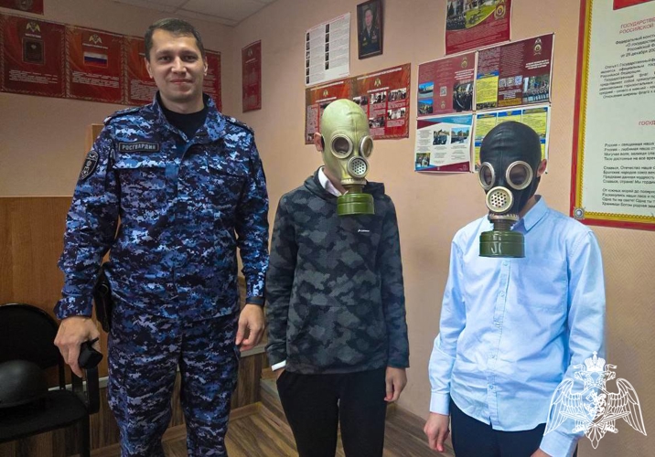 Росгвардейцы провели урок мужества для учеников