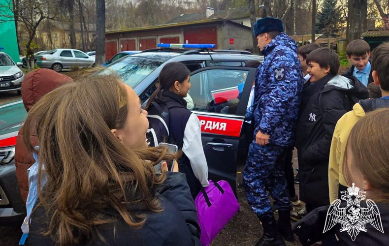 Росгвардейцы провели урок мужества для учеников