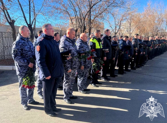 В Байконуре росгвардейцы почтили память сотрудников, погибших при исполнении служебных обязанностей