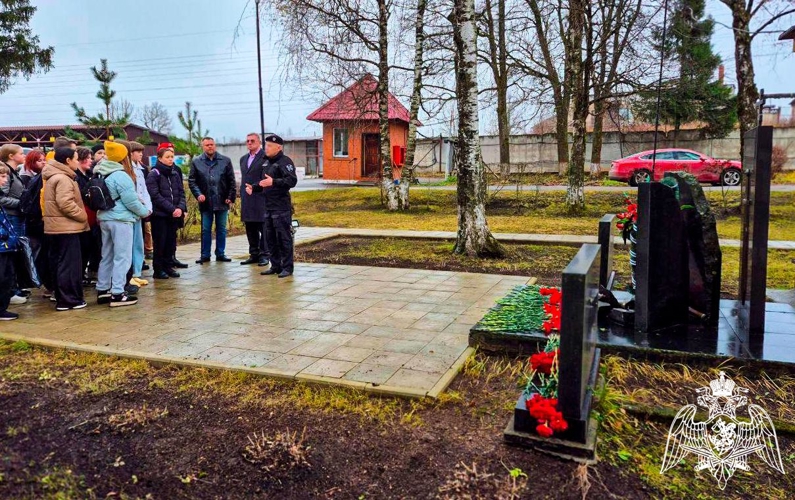 Сотрудники спецподразделения подмосковного главка Росгвардии почтили память сослуживцев, погибших при исполнении служебных обязанностей