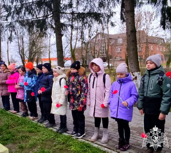 В День Неизвестного Солдата росгвардейцы провели памятное мероприятие, посвящённое подвигу безымянных героев Великой Отечественной войны в Подмосковье