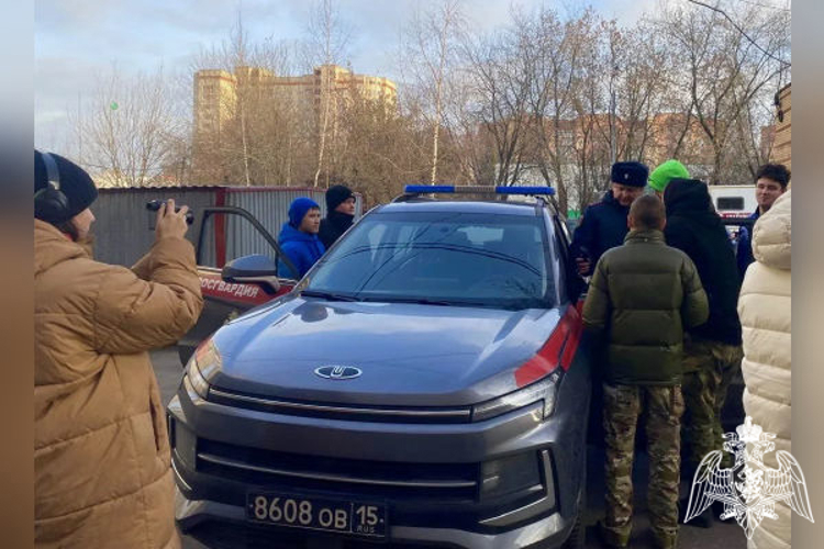 Росгвардейцы организовали День открытых дверей для школьников Подмосковья