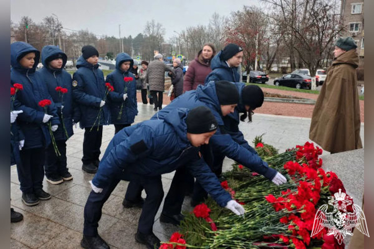 Росгвардейцы и кадеты почтили память героев битвы под Москвой в Подмосковье
