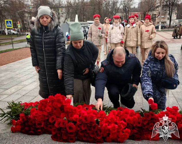 Росгвардейцы и кадеты почтили память героев битвы под Москвой в Подмосковье