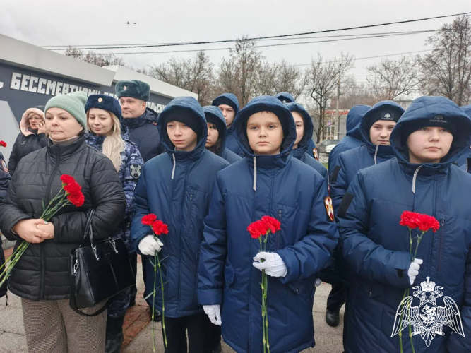 Росгвардейцы и кадеты почтили память героев битвы под Москвой в Подмосковье