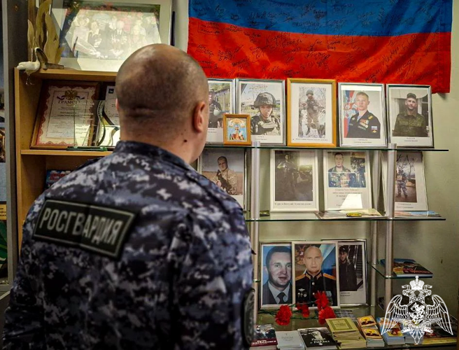 Росгвардейцы провели патриотическое мероприятие, посвящённое Дню Героев Отечества в Подмосковье 