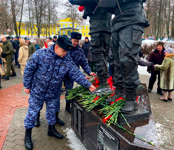 Сотрудники подмосковного главка Росгвардии приняли участие в памятных мероприятиях, посвященных 37-й годовщине вывода войск из Афганистана