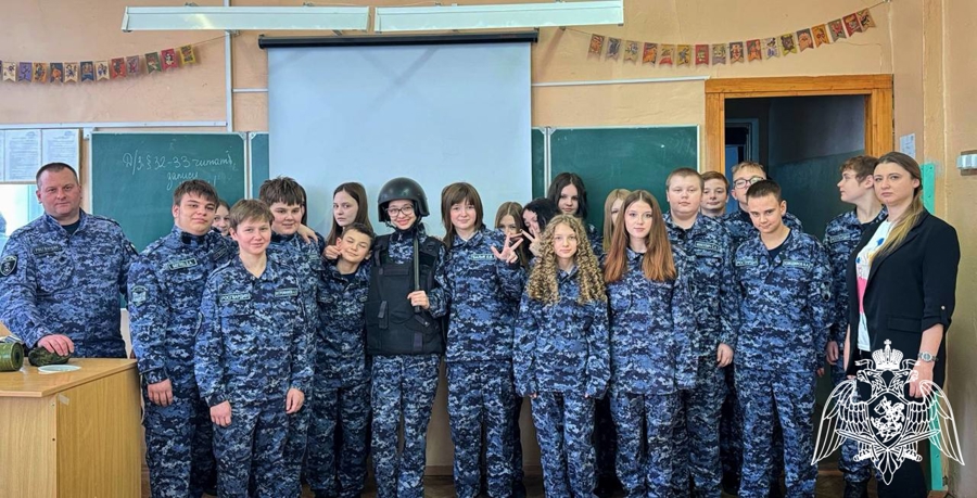 Росгвардейцы в Подмосковье провели памятные мероприятия, посвящённые Дню разгрома немецко-фашистских войск в Сталинградской битве