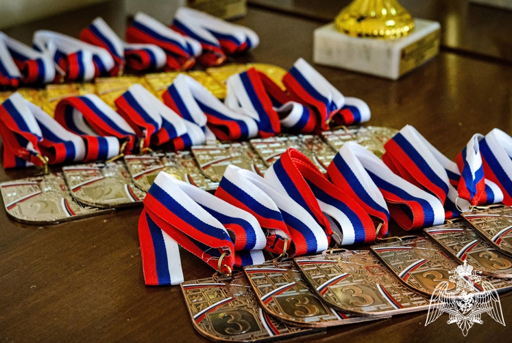 Сборная команда подмосковного главка Росгвардии завоевала «серебро» на Чемпионат Центрального округа по военно-спортивному многоборью «зимнему офицерскому троеборью» и лыжным гонкам