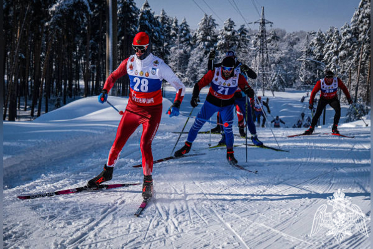 Сборная команда подмосковного главка Росгвардии завоевала «серебро» на Чемпионат Центрального округа по военно-спортивному многоборью «зимнему офицерскому троеборью» и лыжным гонкам