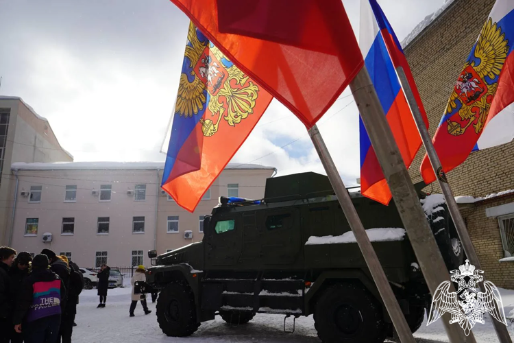 Сотрудники спецподразделений Росгвардии приняли участие в масштабном военно-патриотическом мероприятии в Подмосковье (видео)