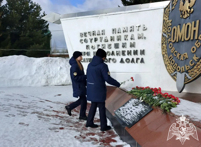 Сотрудники спецподразделения Росгвардии провели экскурсию для кадет в Подмосковье