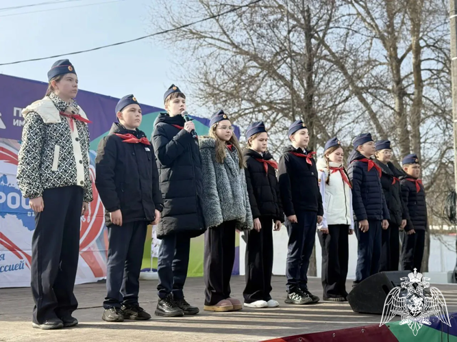 Росгвардейцы провели патриотические мероприятия в честь Дня воссоединения Крыма с Россией