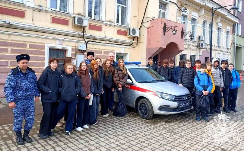 Росгвардейцы провели урок мужества для школьников в Подмосковье
