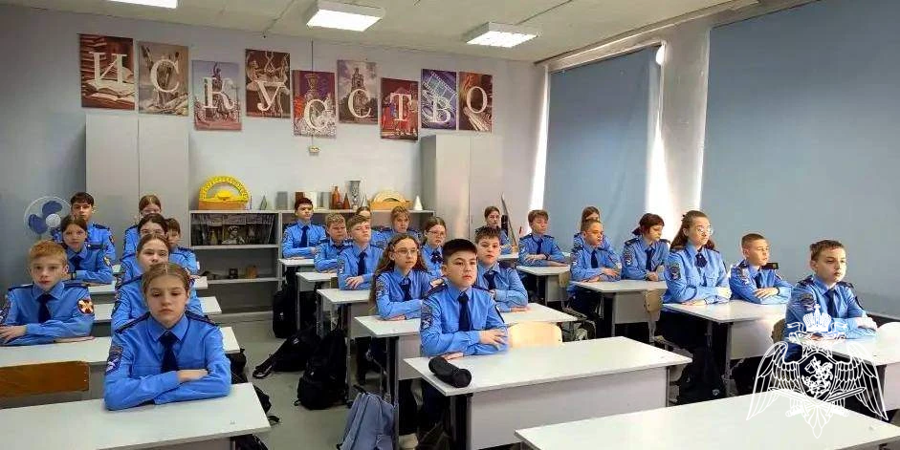 Росгвардейцы провели урок мужества для кадет в Подмосковье