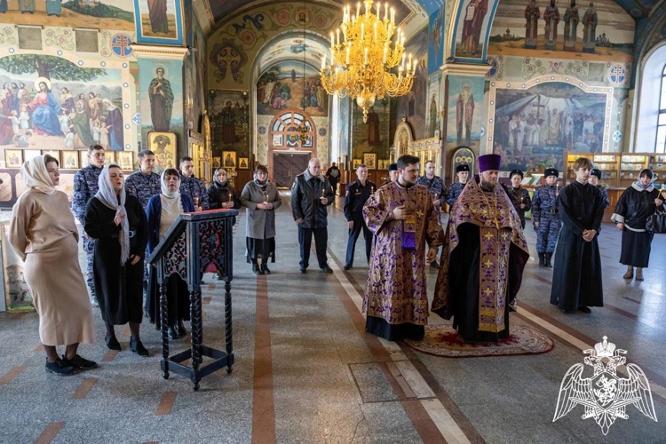 Росгвардейцы приняли участие в молебне в Подмосковье