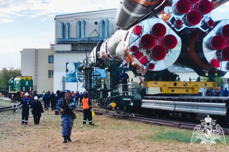 Росгвардейцы обеспечили безопасность транспортировки ракеты-носителя «Союз» на космодроме «Байконур» (видео)