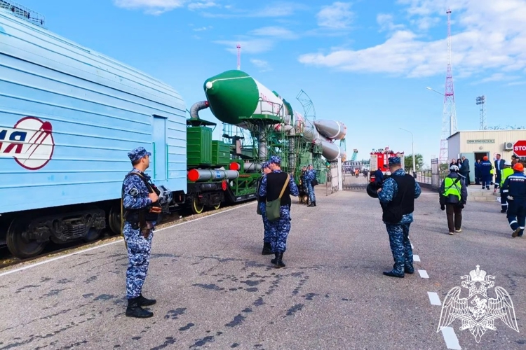 Росгвардейцы обеспечили безопасность транспортировки ракеты-носителя «Союз» на космодроме «Байконур» (видео)