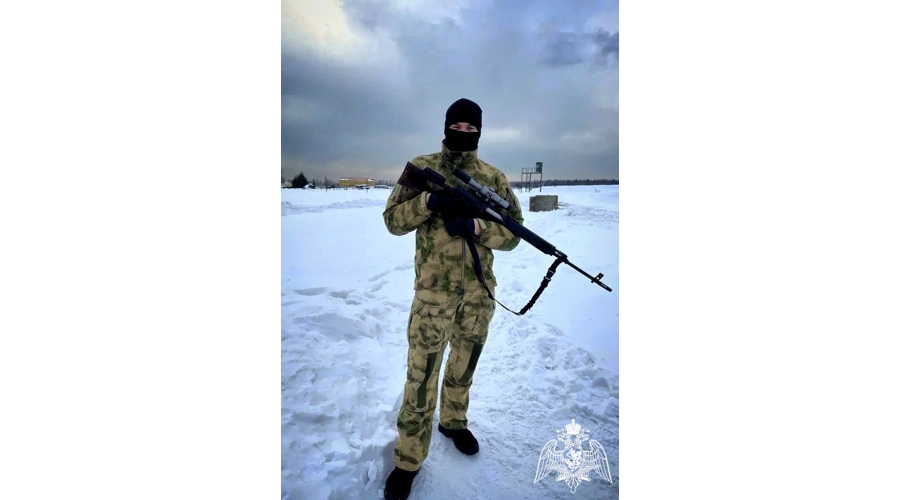 В День снайпера героем рубрики «Знай наших» стал сотрудник ОМОН «Пересвет» Главного управления Росгвардии по Московской области 