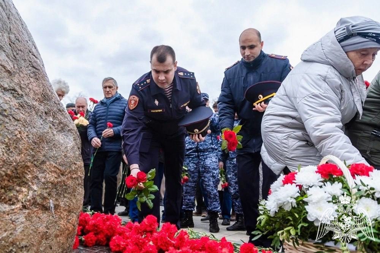 Росгвардейцы почтили память жертв Чернобыльской аварии в Подмосковье