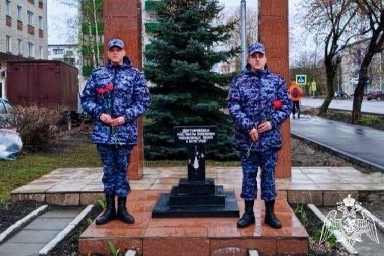 Росгвардейцы почтили память жертв Чернобыльской аварии в Подмосковье
